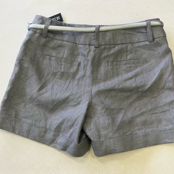 NWT APT.9 SILVER SHINY SHORTS WITH SILVER BELT IN SIZE 6 - Picture 2 of 6